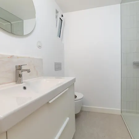 Appartamento Unique 2 Bdr In The Heart Of Lisbona