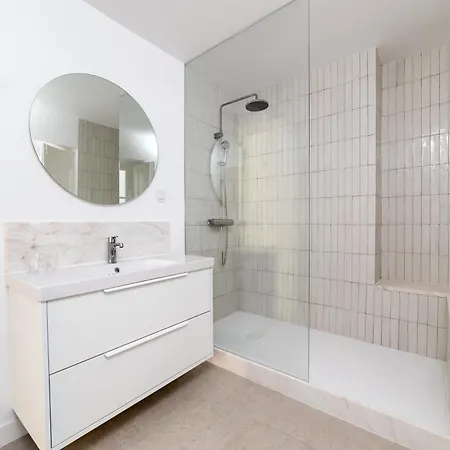 Apartment Unique 2 Bdr In The Heart Of