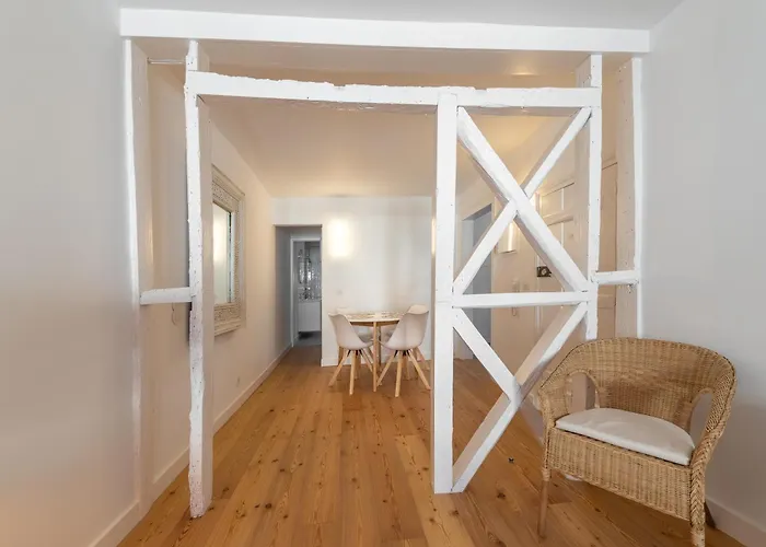 Apartment Unique 2 Bdr In The Heart Of
