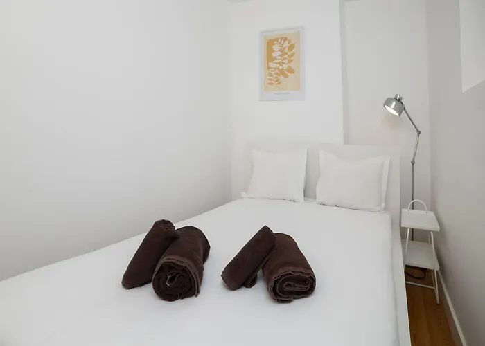 Unique 2 Bdr In The Heart Of Apartament