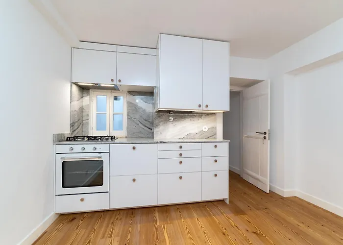 Unique 2 Bdr In The Heart Of Apartament *